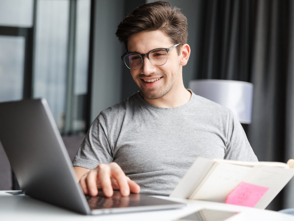 Profesional preparándose para certificación Google Cloud